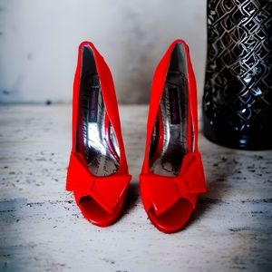 Red Shoe Size 7